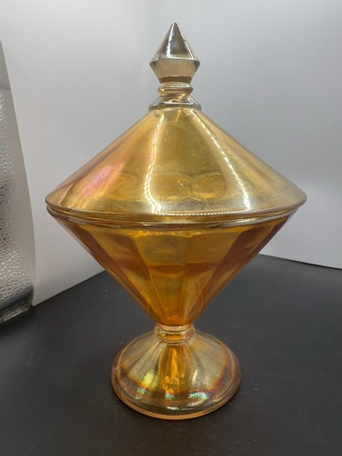 Depression dish with lid