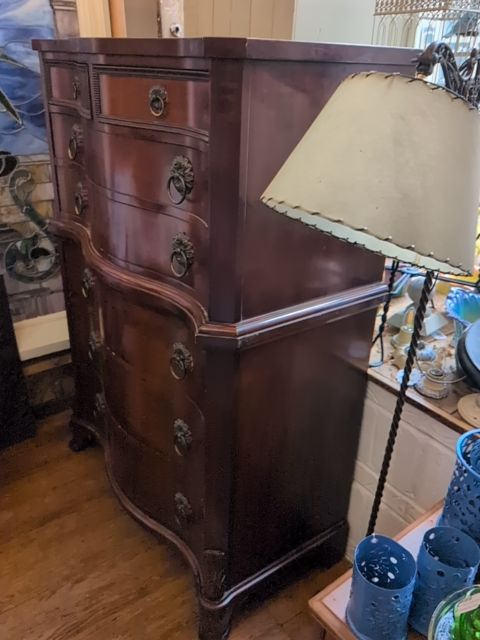 1940s dresser mahogany veneer