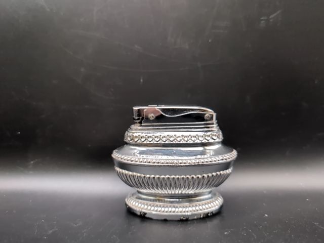 Ronson Queen Anne Desk or table lighter