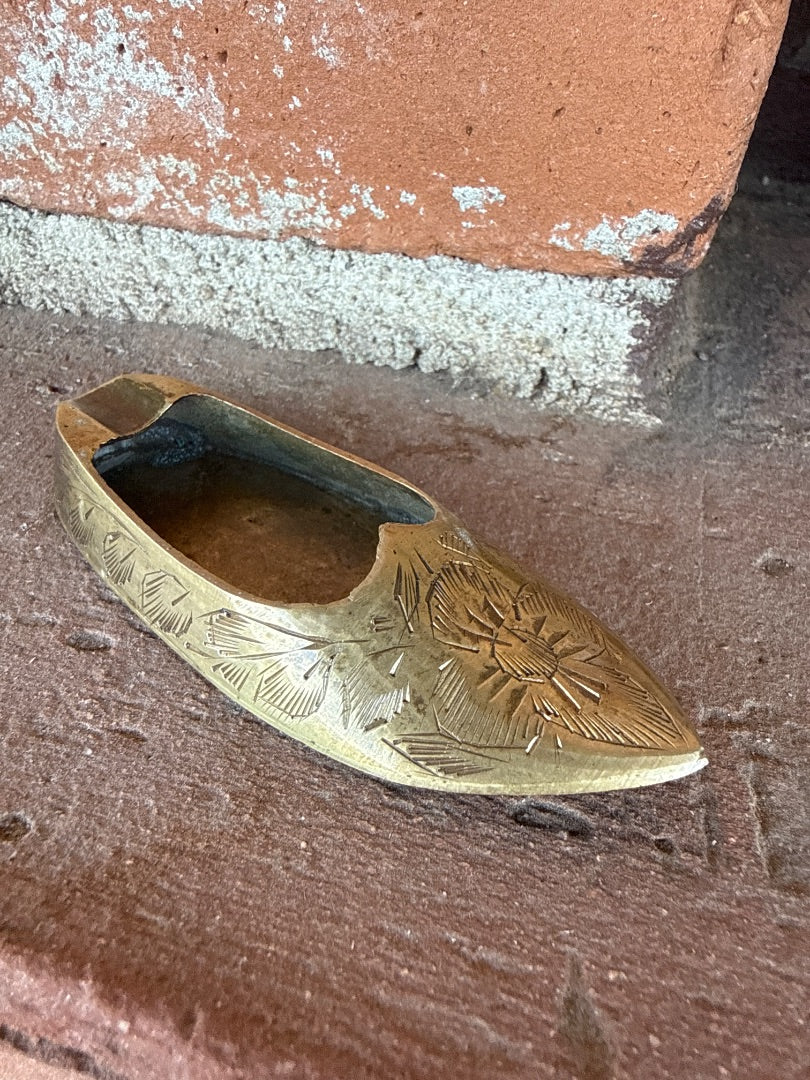Vintage brass shoe ash tray