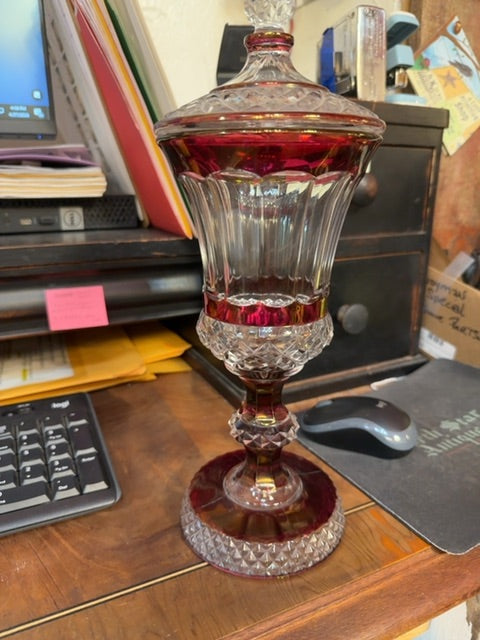 Westmoorland Ruby Cranberry with lid
