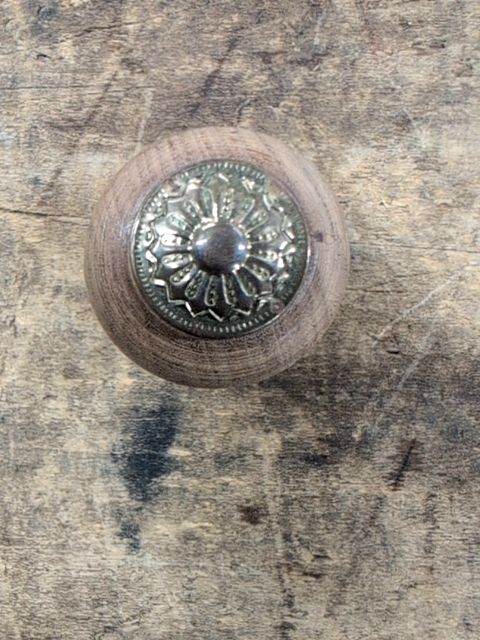 Victorian Walnut knob