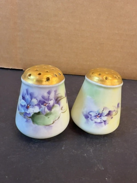 Salt & pepper