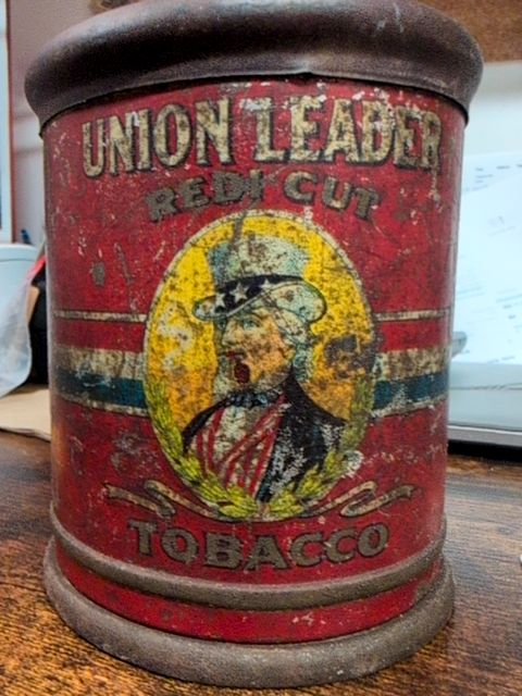 Union leader ready cut tobacco tin