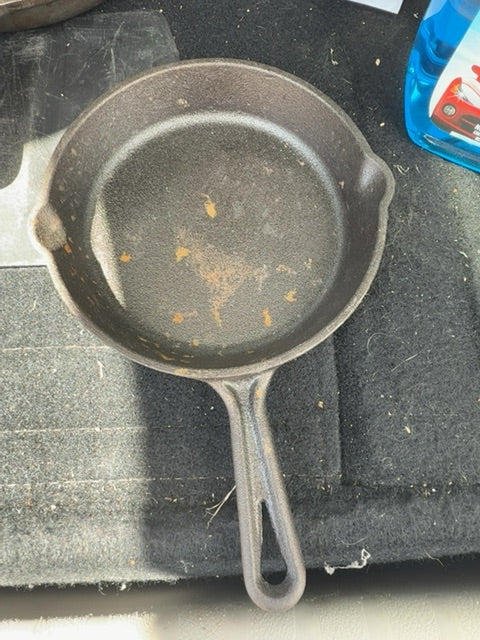 Cast iron skillet