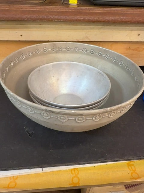 Bowl set.  4 pc