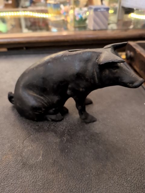 Cast iron hog Bank