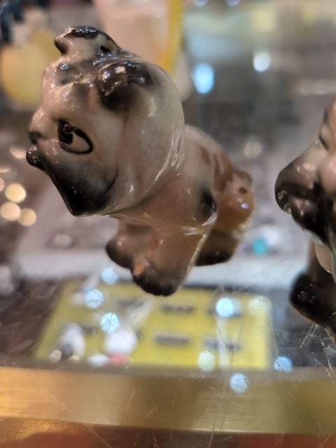 American bulldog salt and pepper shakers as is