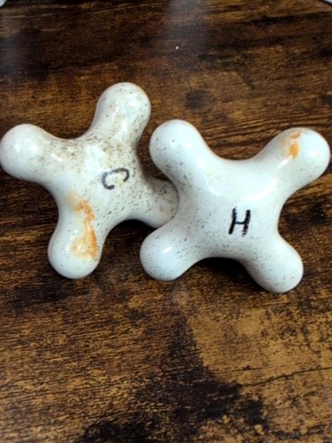 H and C sink knobs