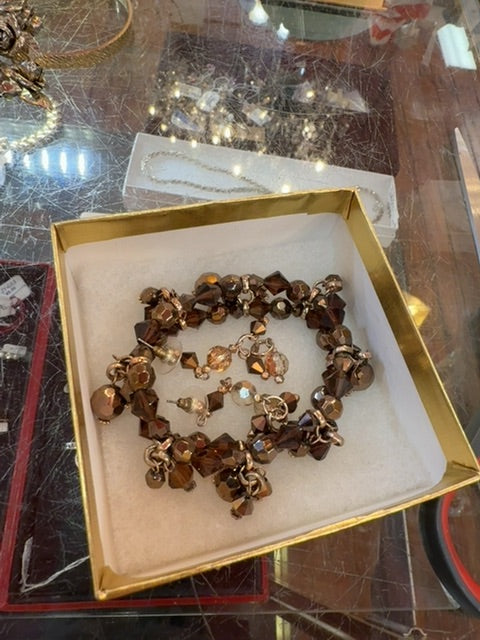 Necklace / earrings