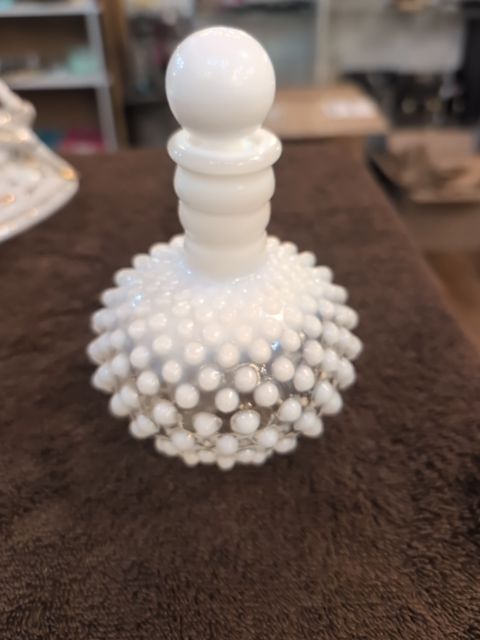 Fenton obnail opalescent with stopper