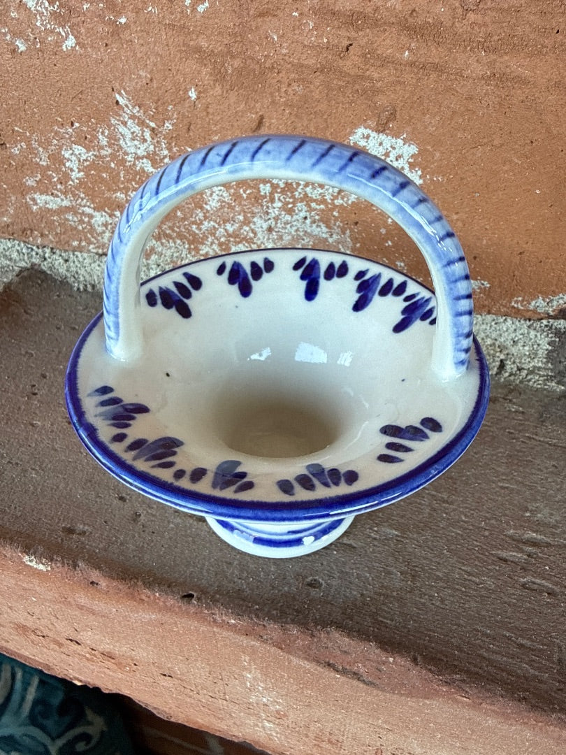 Delft blue basket