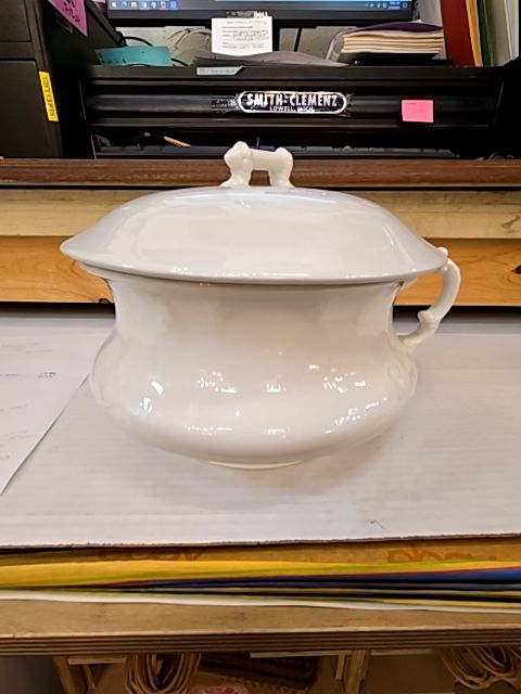Homer Laughlin Chamber Pot