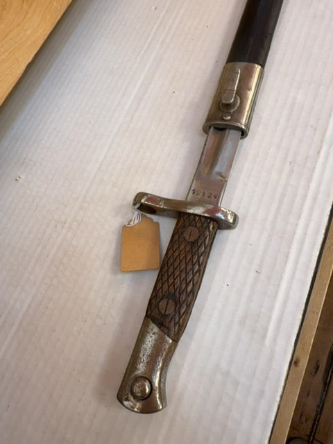 Spanish artillery M 1913 Barnett with scabbard
