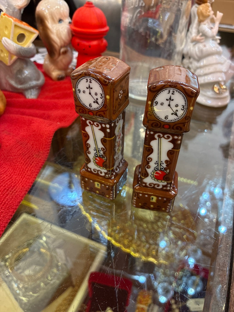 Grandfather clock Salt-N-Pepa