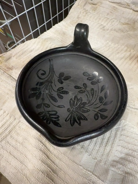Vtg Mexican pottery. Signed