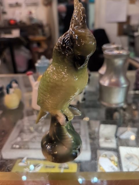 Porcelain parrot