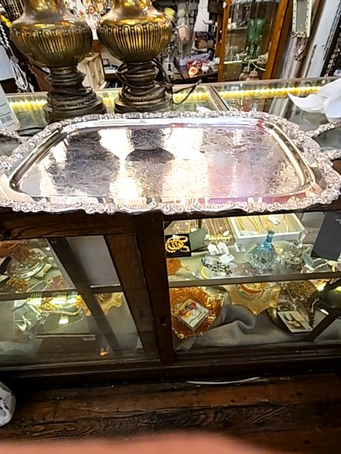 Serving platter